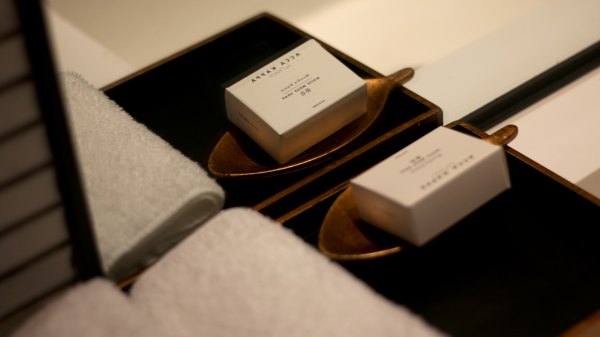 矗于湘江之畔，对望岳麓之巅，记长沙君悦酒店