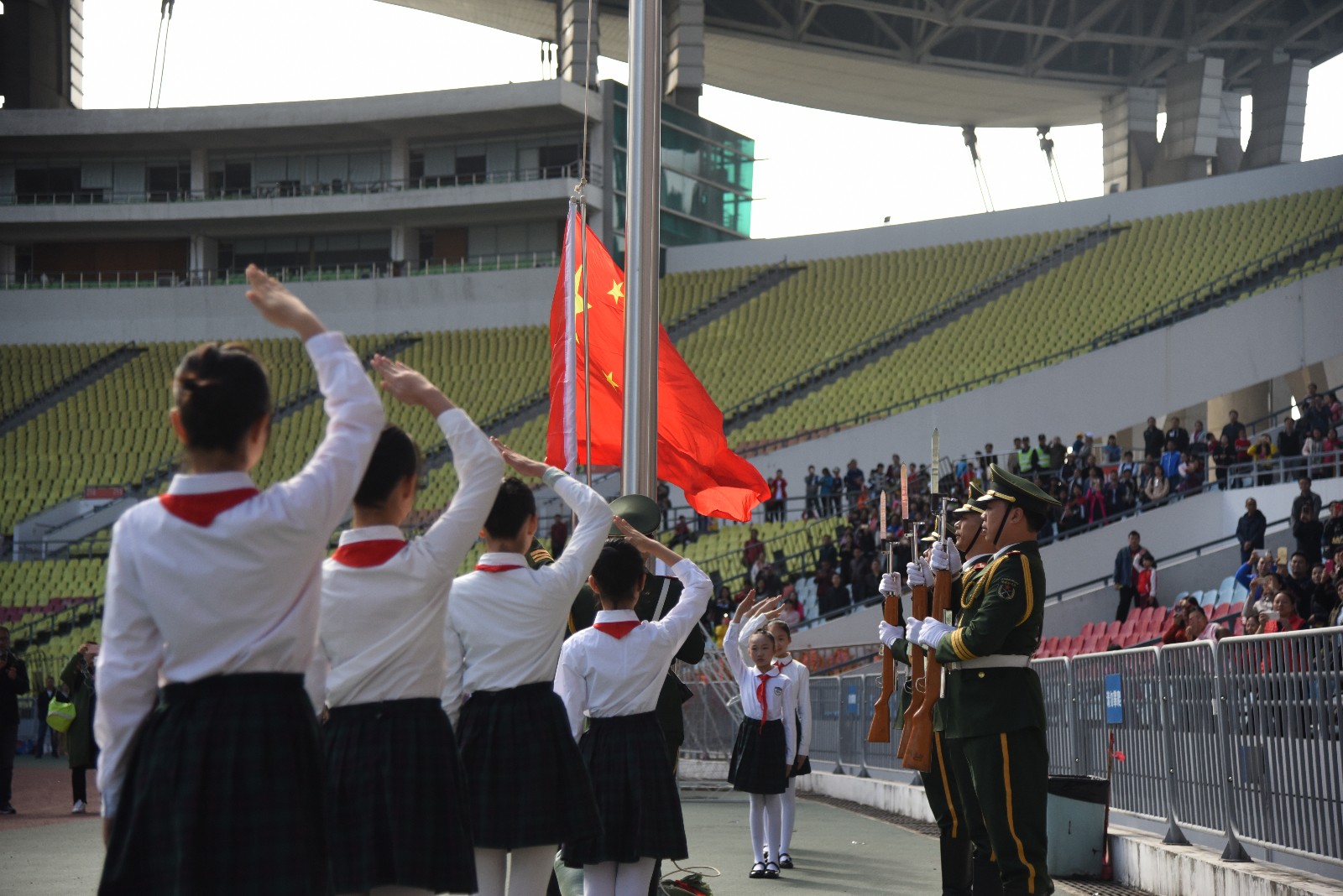 天河｜龙口西小*运学**动会：和平鸽、汉服、管乐队、拉丁舞团……