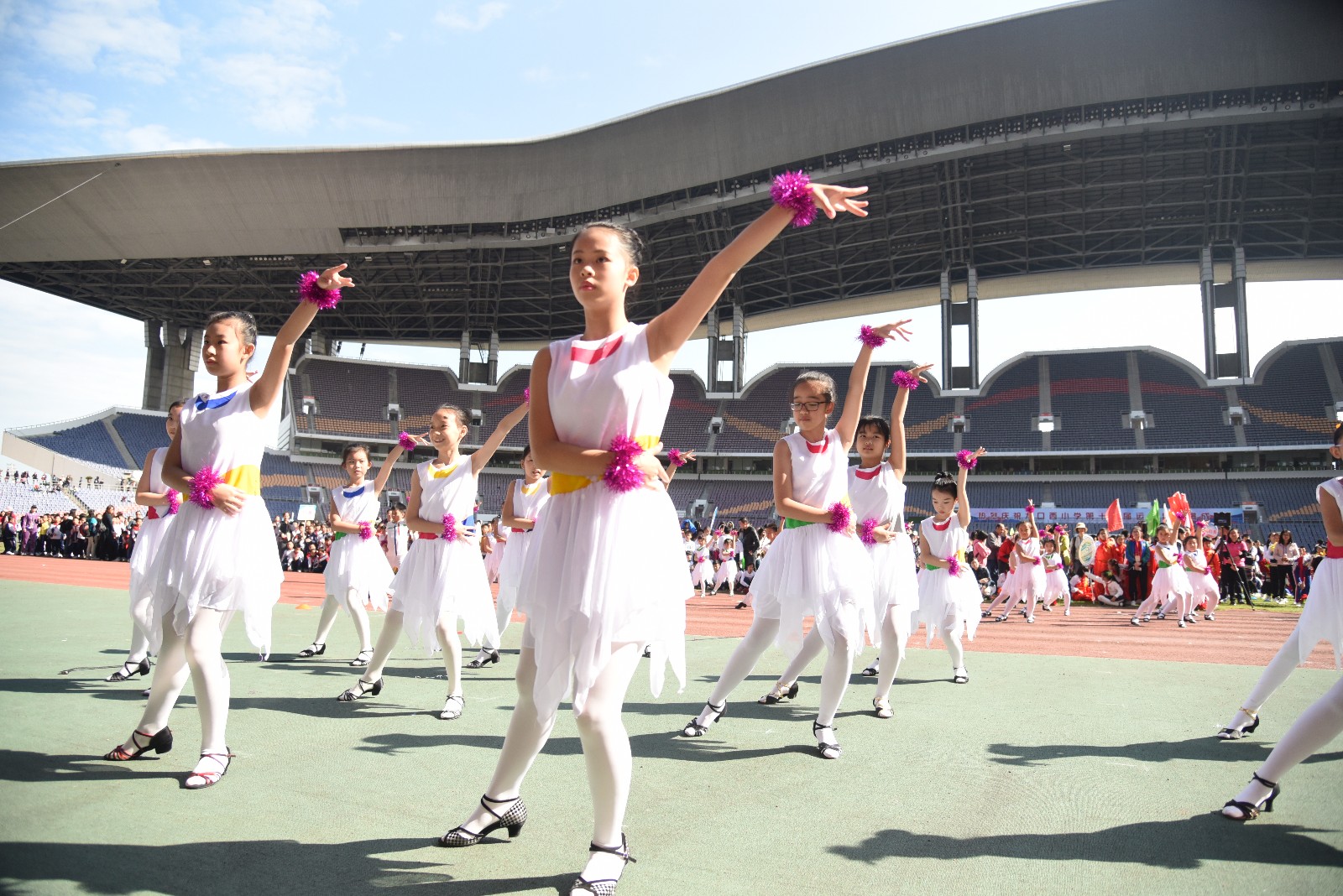 天河｜龙口西小*运学**动会：和平鸽、汉服、管乐队、拉丁舞团……