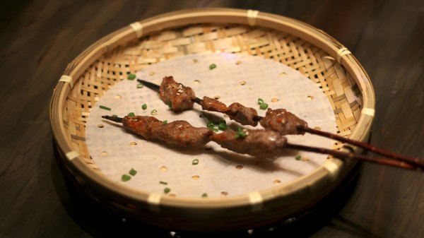 矗于湘江之畔，对望岳麓之巅，记长沙君悦酒店