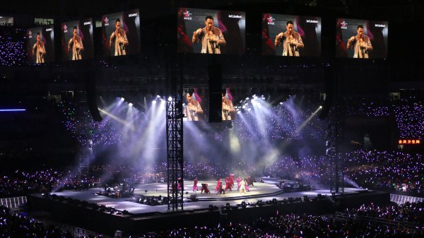 矗于湘江之畔，对望岳麓之巅，记长沙君悦酒店