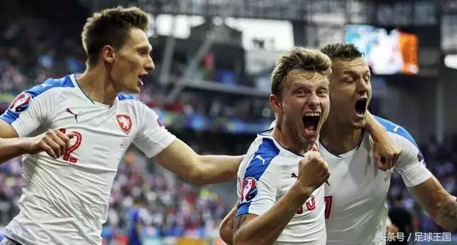 世界足球十大巨星的故事,世界足坛十大助攻