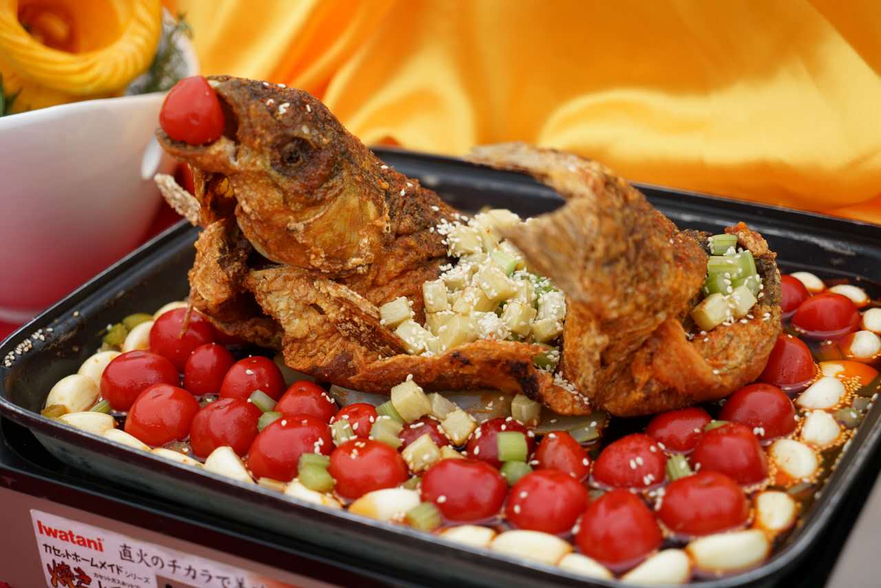 重庆美食之万州烤鱼,万州烤鱼第二届烤鱼节介绍