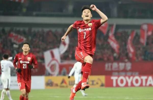 记者采访你觉得最厉害的球员,韦世豪进球慢动作