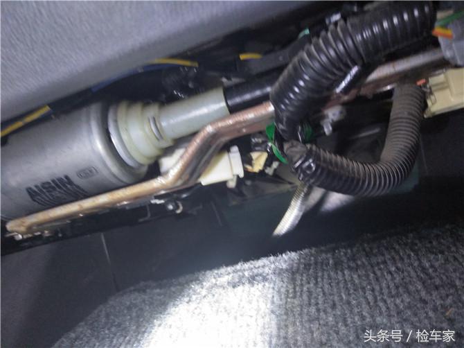 八年的霸道卖28万？不愧是“烂路王”，买家卖家都值了