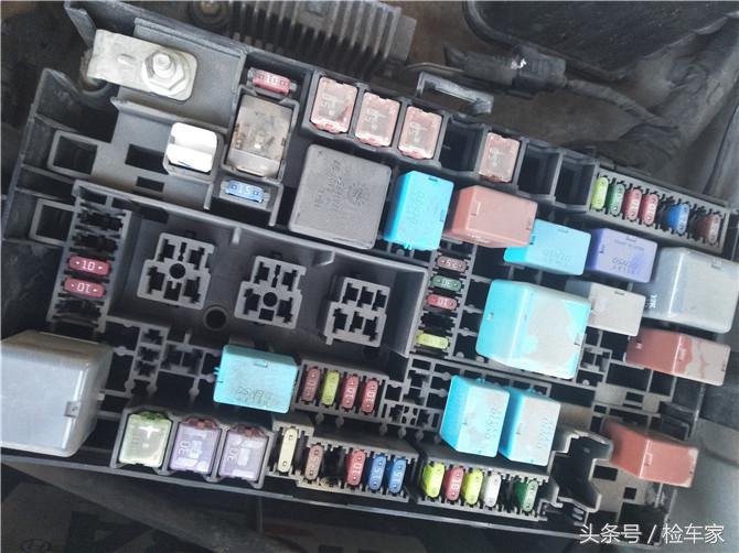 八年的霸道卖28万？不愧是“烂路王”，买家卖家都值了