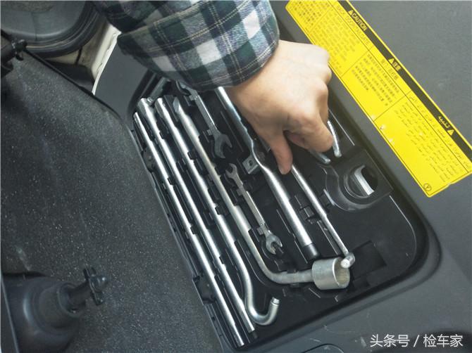 八年的霸道卖28万？不愧是“烂路王”，买家卖家都值了