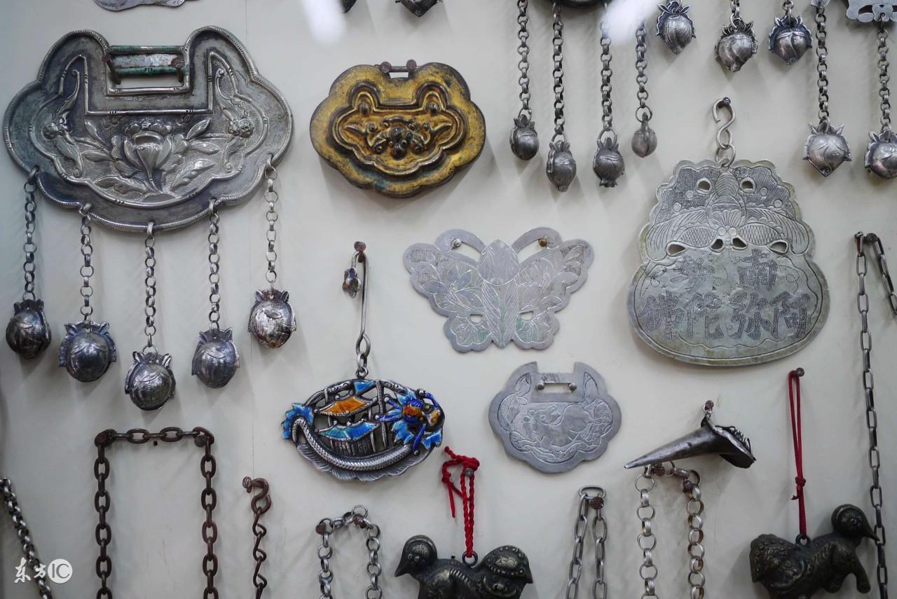 秘舒长专栏09孩子为什么要带长命锁？