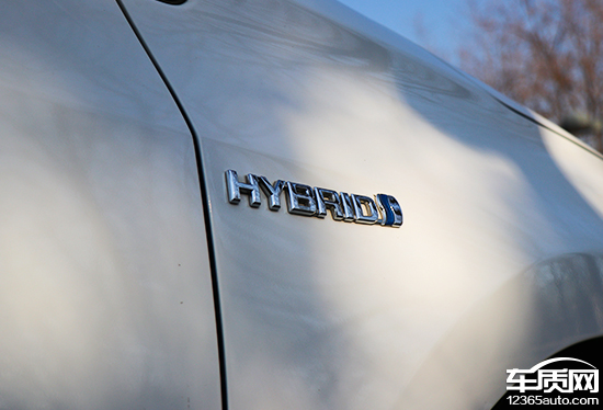 卡罗拉双擎天青石2019款试驾,家用车之最佳选择卡罗拉双擎