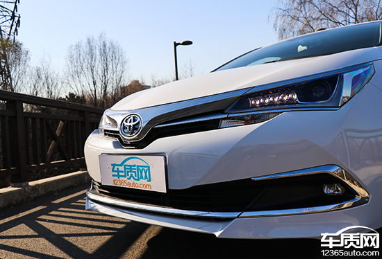 卡罗拉双擎天青石2019款试驾,家用车之最佳选择卡罗拉双擎