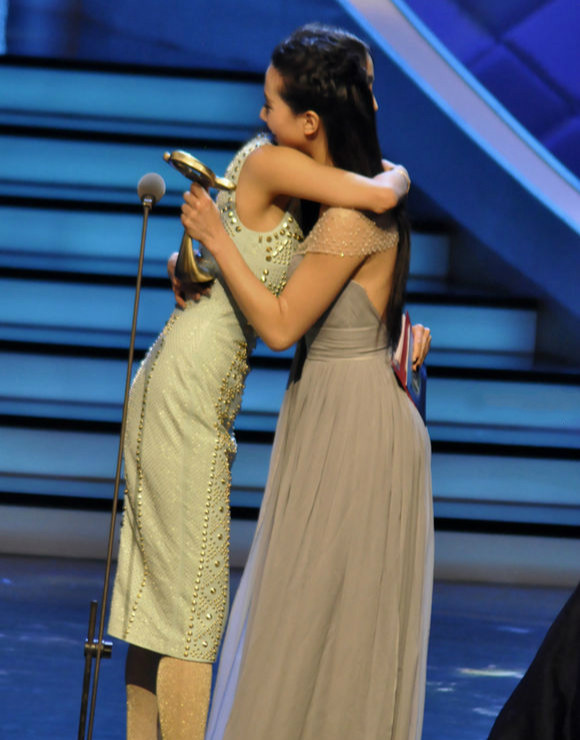 18年唐嫣过生日时杨幂有送祝福吗,唐嫣连续六年送上杨幂生日祝福