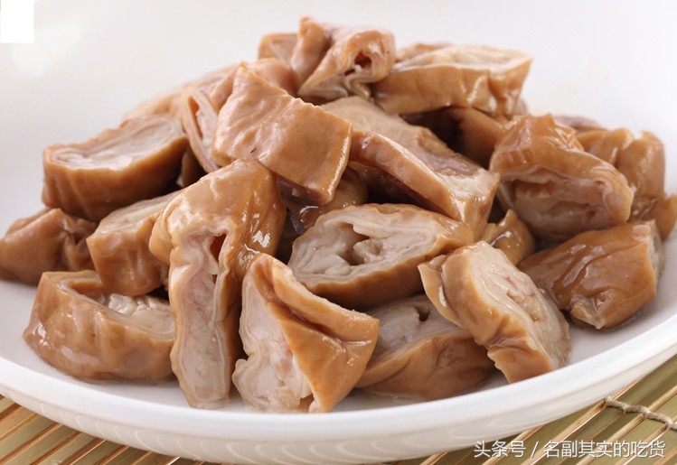 岁末年初东北杀猪菜味道好极了,杀猪菜是东北年关的代表性菜肴