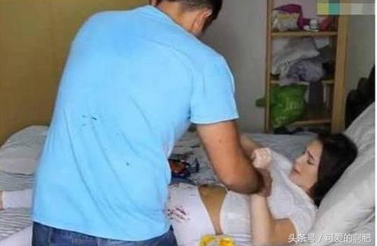 睡觉醒来发现女友下身全是血，男子的举动让很多男人打脸！