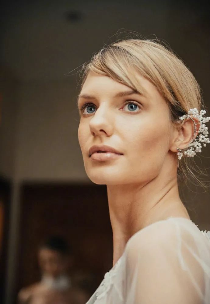 余文乐婚纱照是什么风格,余文乐婚纱照滑雪