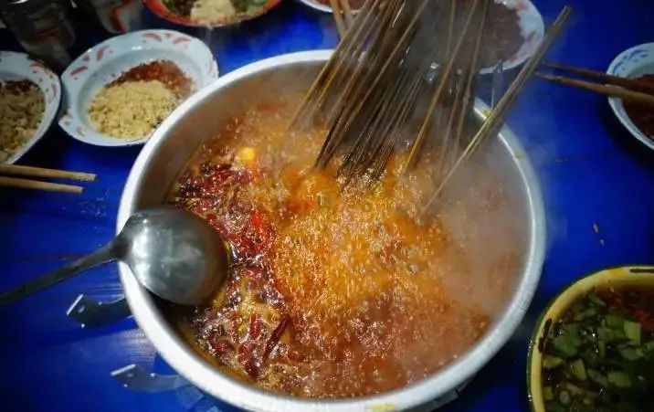 一分钟吃遍成都特点美食,带你一起吃遍成都的美食