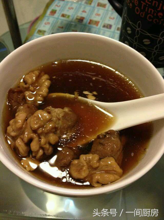 经常给老公炖汤,每天给老公炖汤