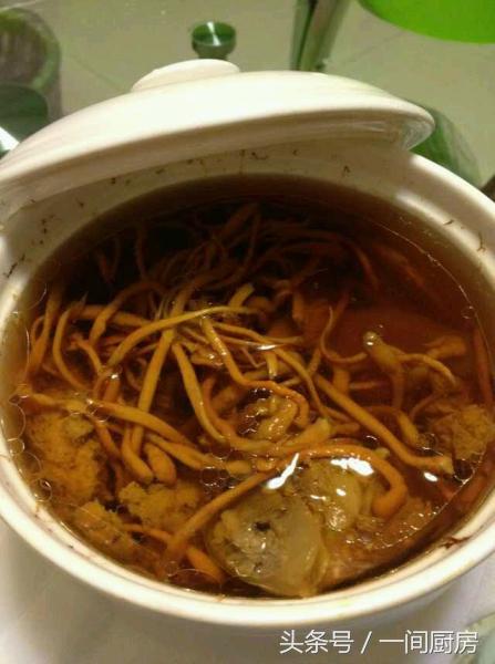 经常给老公炖汤,每天给老公炖汤