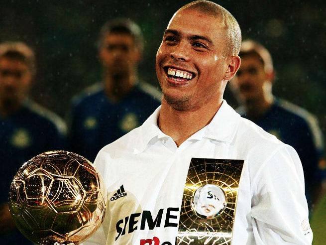 c罗金球奖一共有几座,c罗金球奖几个