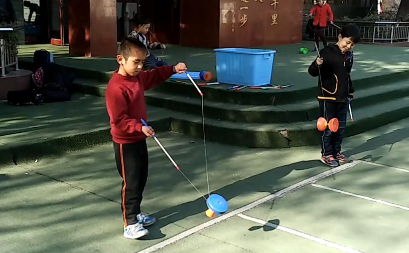 硷沟沿小学开设免费艺术课孩子们：星期四下午我们最快乐