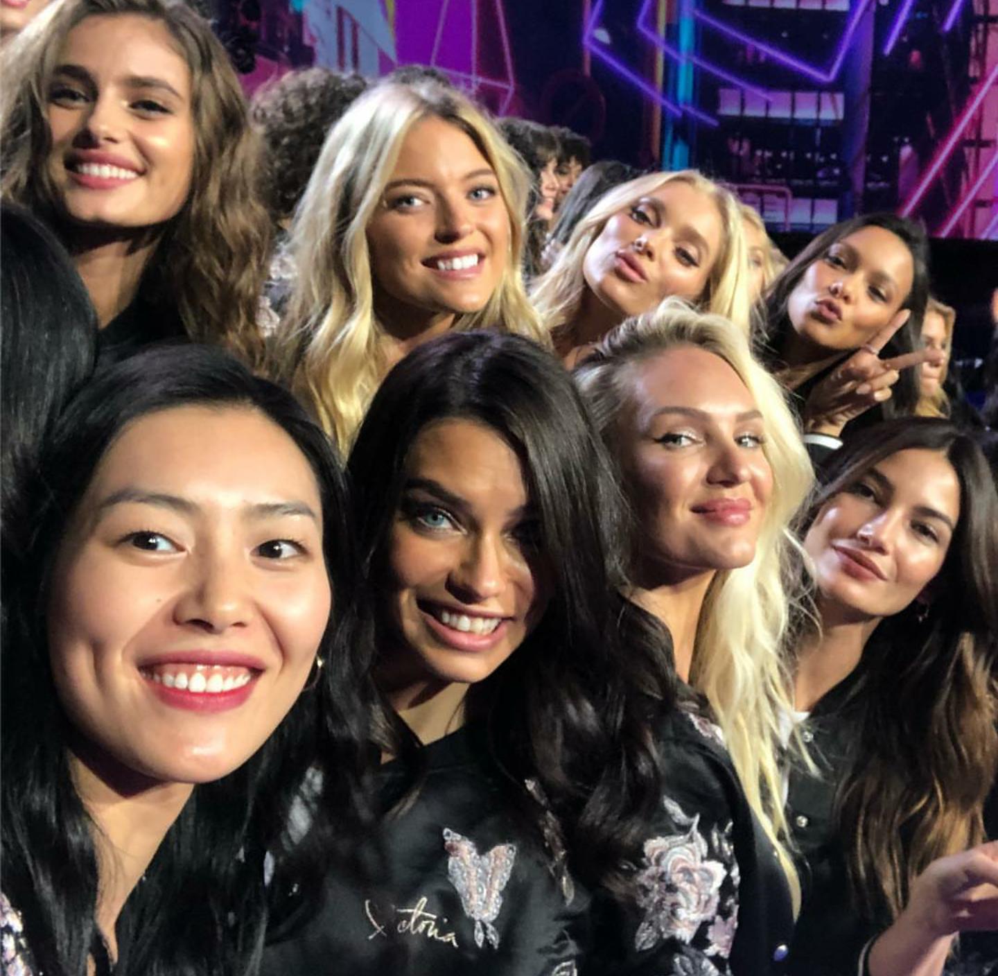 米兰达·可儿维密超模t台秀1080p,全球十大顶级超模米兰达可儿