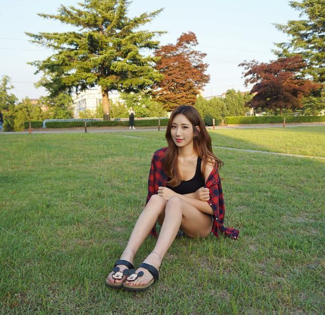 米兰达·可儿维密超模t台秀1080p,全球十大顶级超模米兰达可儿