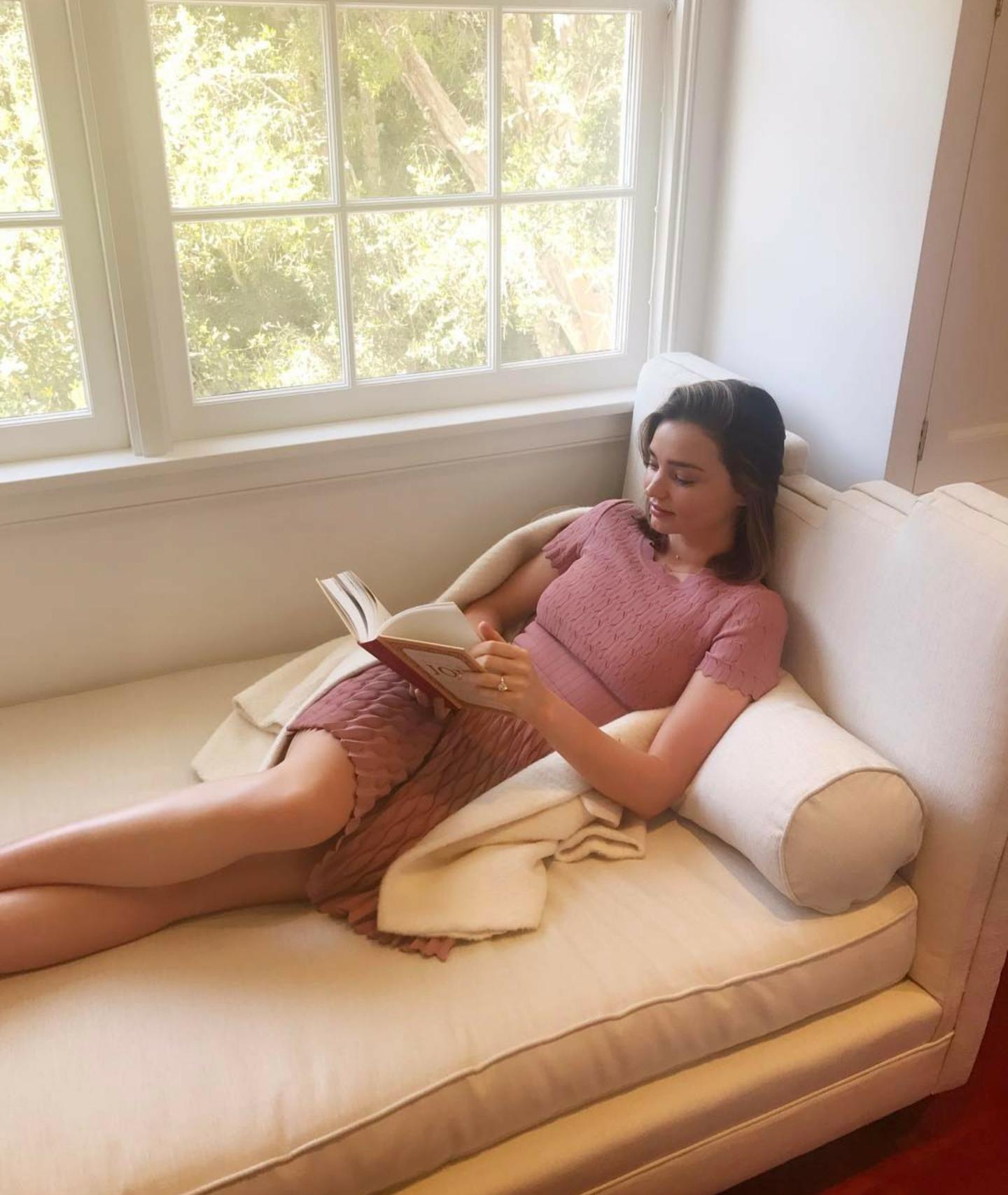 米兰达·可儿维密超模t台秀1080p,全球十大顶级超模米兰达可儿