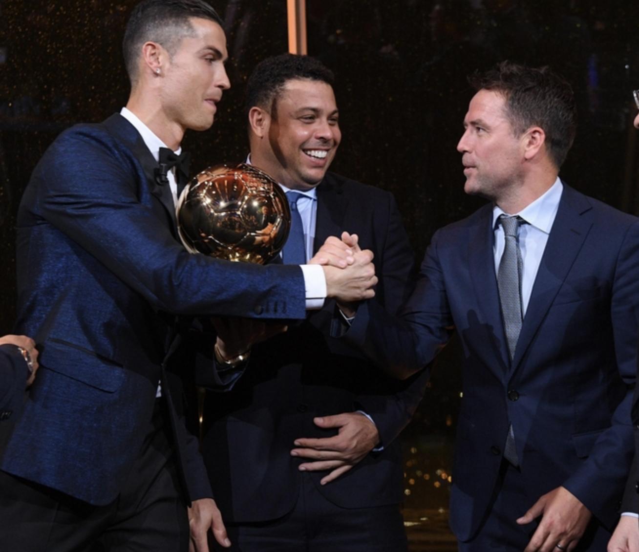 c罗夺得金靴女孩子庆祝,c罗抢走伊本泽马的金球奖