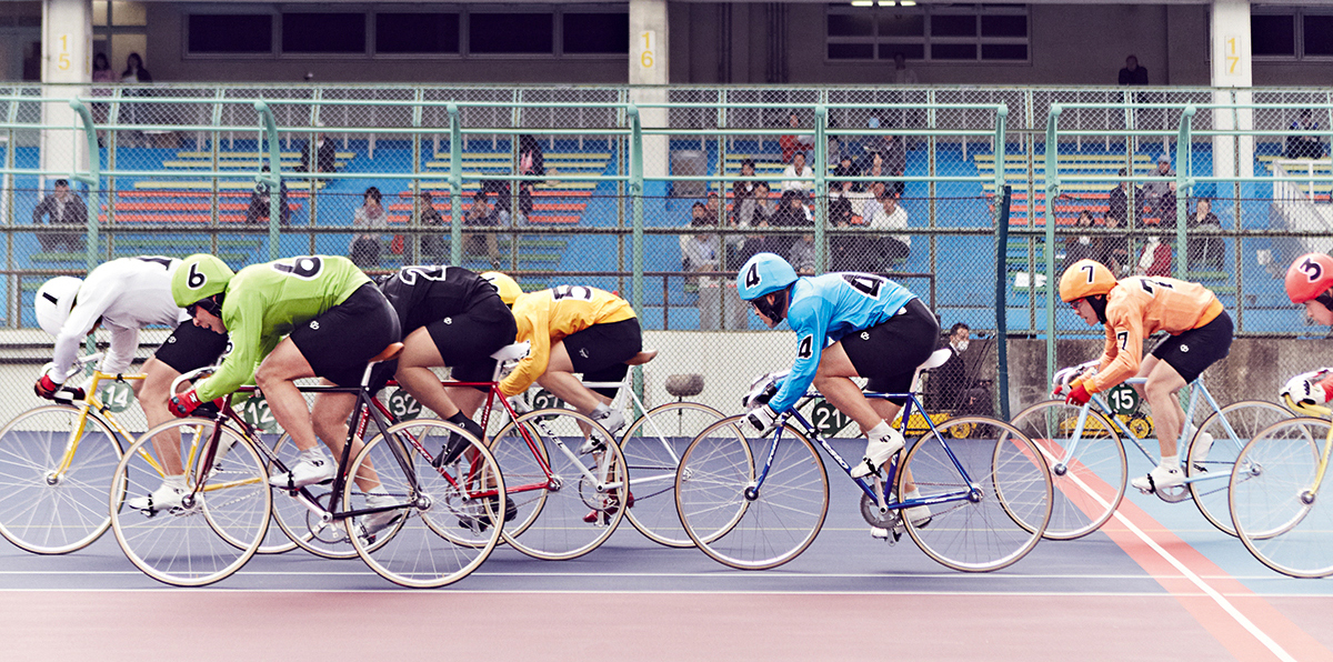 死飞自行车怎么刹车的,死飞自行车是前后一起刹车吗