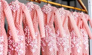 芭比娃娃手工制作鞋子,手工制作的芭比娃娃衣服