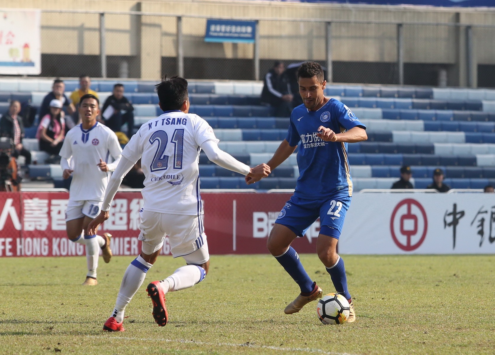 港超富力,港超主场首战久攻不下憾负东方