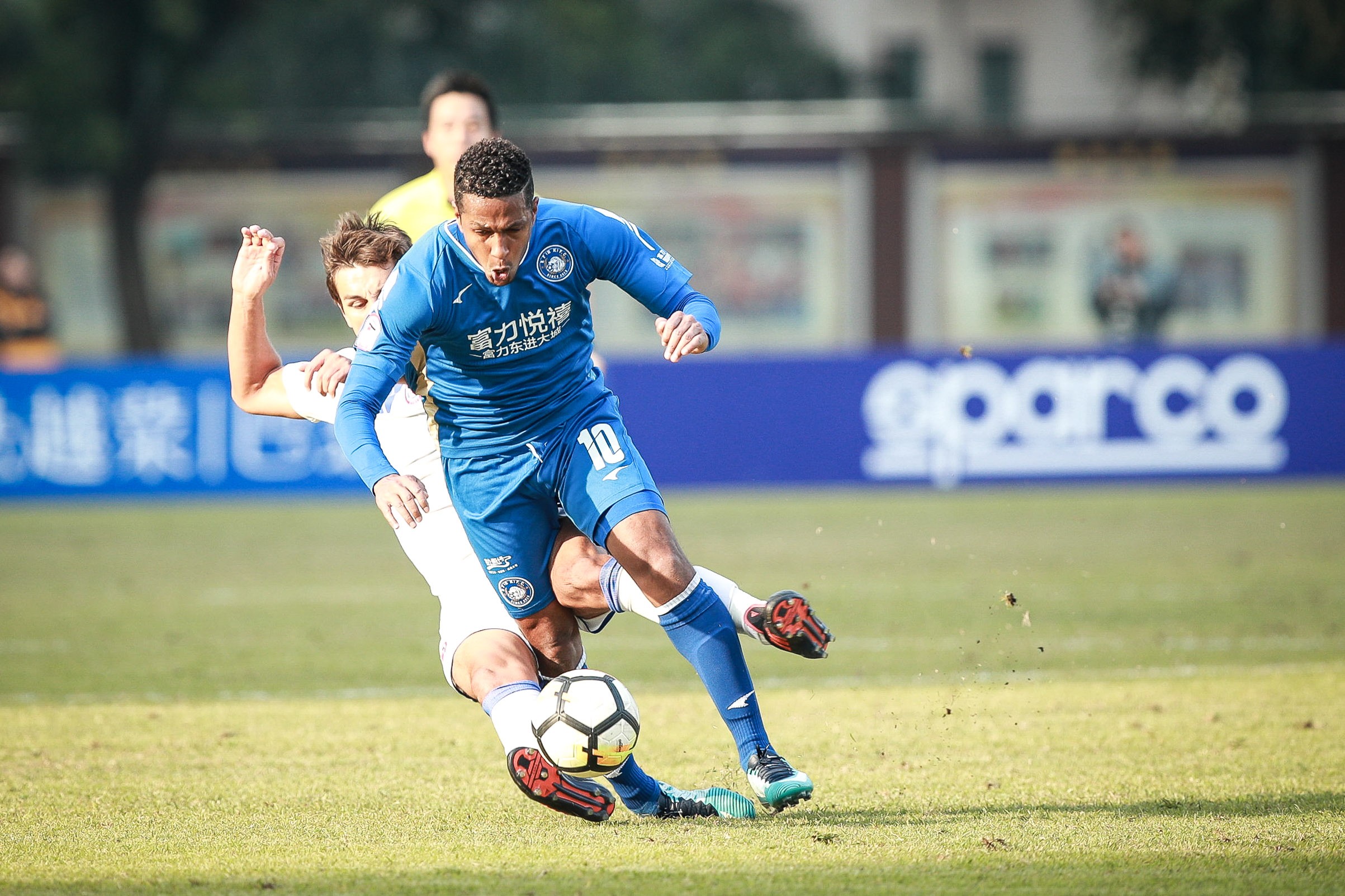 港超富力,港超主场首战久攻不下憾负东方