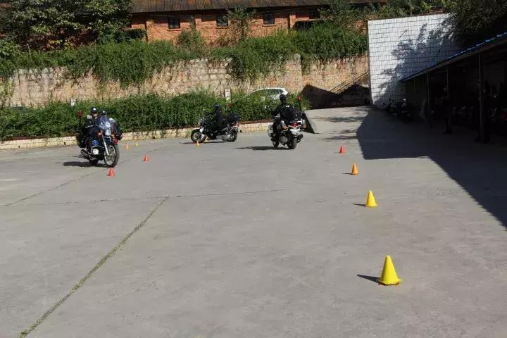 破茧成蝶要风景更要实力走近红塔女子骑警队