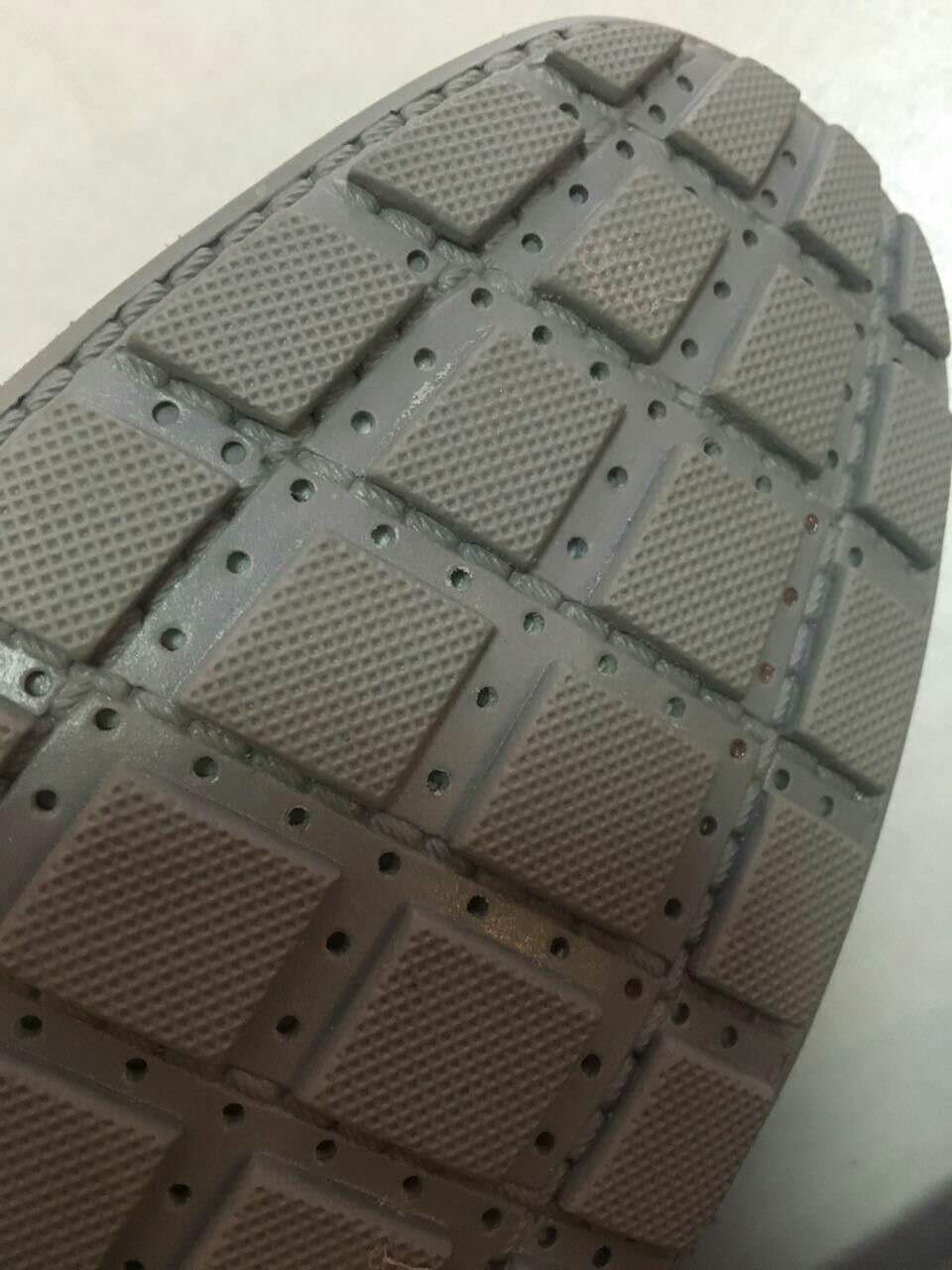 休闲皮鞋哪个牌子性价比高,什么牌子的休闲皮鞋好