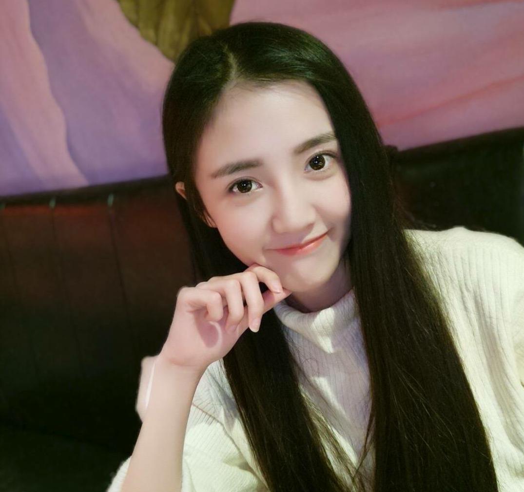 足球主持美女抖音,足球频道女主持人