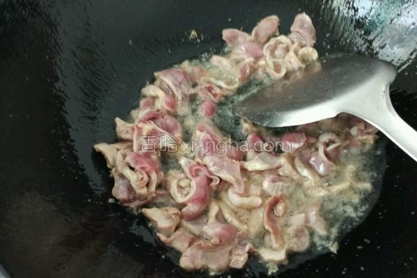 爆炒鸡胗湘菜,爆炒鸡胗的家常做法