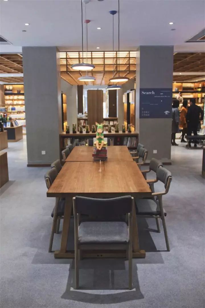 24小时、以旧换新……南京这8大特点书店，去了就不想离开