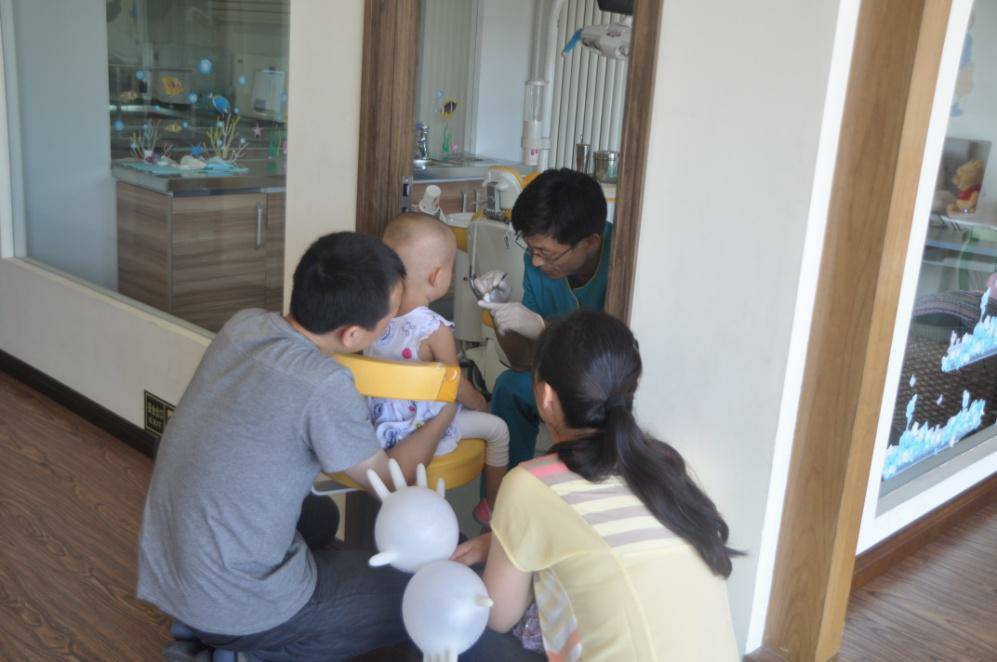 医疗社会性与医生侠客精神独家专访久闻齿科潘进勇