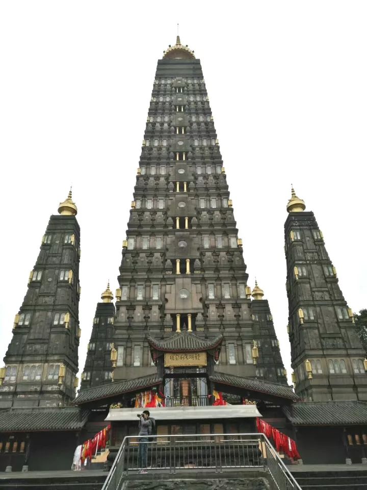 佛教是消极的？看看这些法师的做法是如何让我们感动的