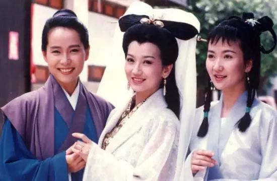 今晚22:40《美女乐游记》小剧场爆笑上演主持人“戏精”附体带你玩转杭州的前世今生~