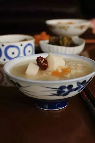 「妇联生活微课堂」蜂蜜里加点这个，快速止咳效果特别好，比吃药强多了！