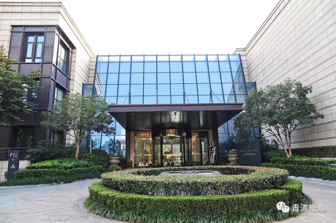 17号线嘉松中路站离奥特莱斯近吗,上海9号线和17号线嘉松中路