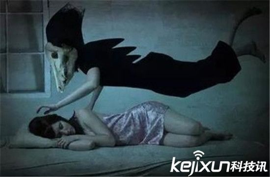 半夜遇到鬼压床的真相,世界上没有鬼为什么会有鬼压床