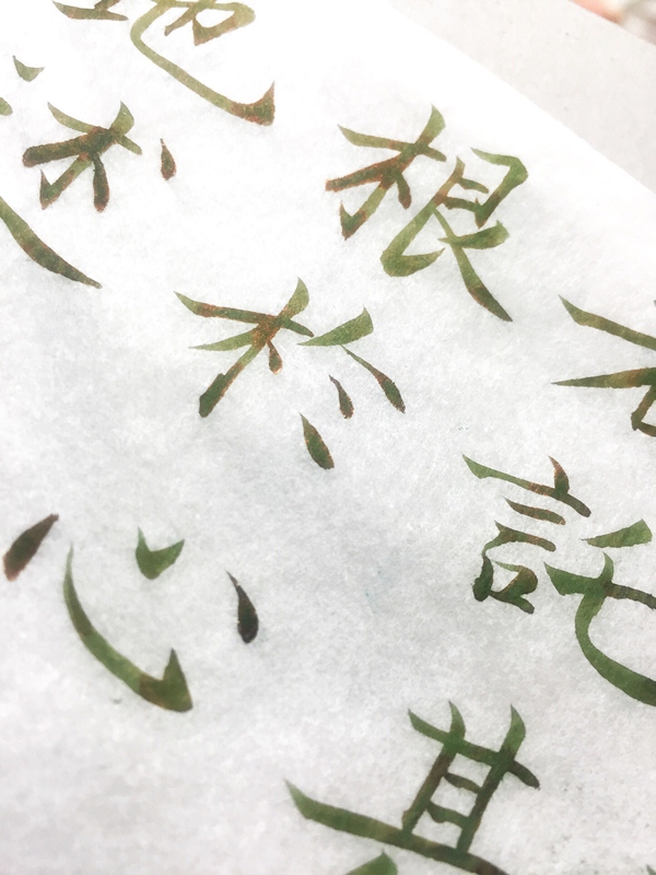 一支钢笔可以用不同颜色的墨水吗,钢笔用什么颜色的墨水才炫酷