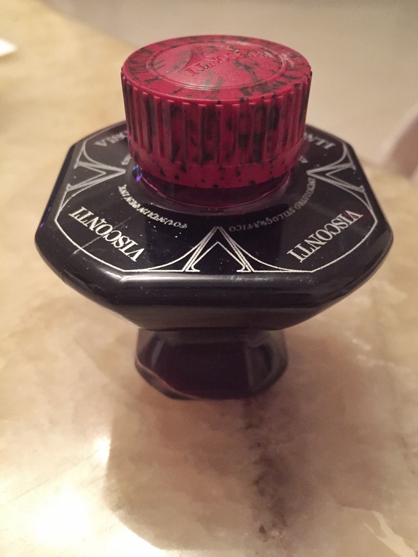 一支钢笔可以用不同颜色的墨水吗,钢笔用什么颜色的墨水才炫酷