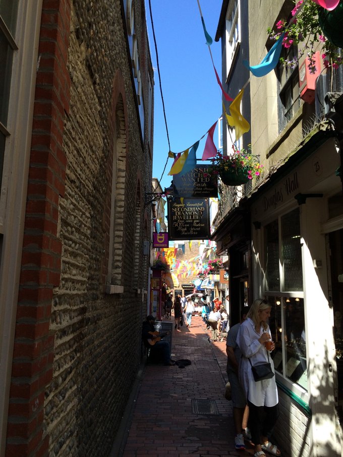 【已完结】英格兰苏格兰18日游记——美景、历史、足球、文化全体验（含挡风玻璃损坏以及车胎被扎处理经过）