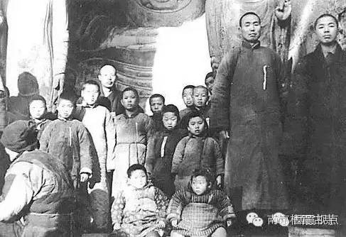 佛教是消极的？看看这些法师的做法是如何让我们感动的