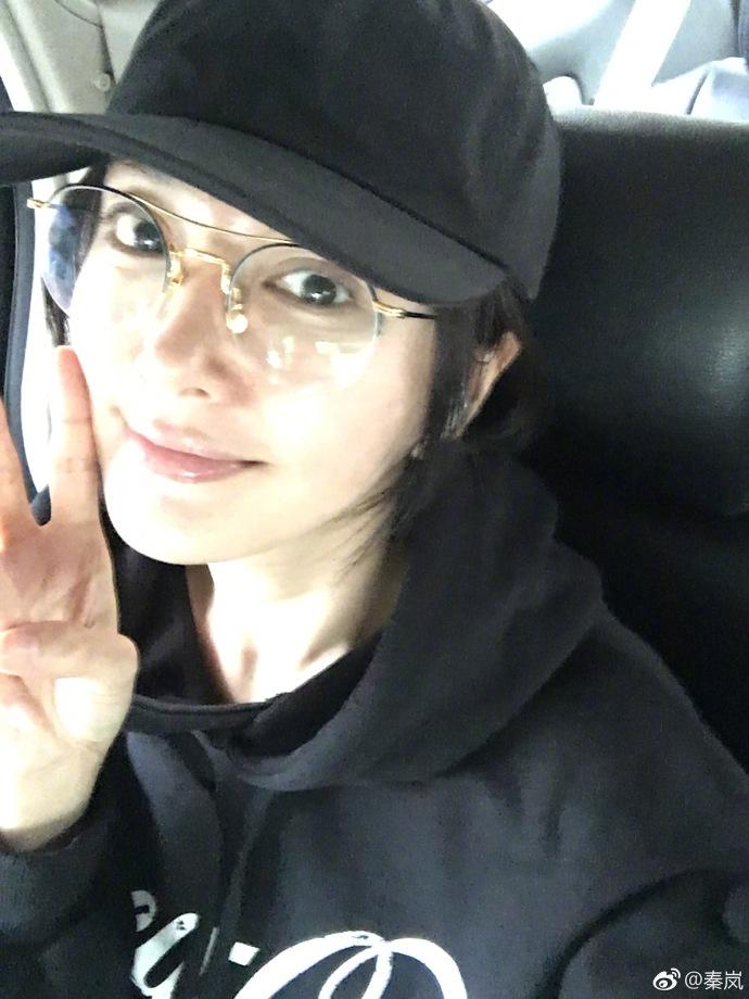 秦岚深夜晒照片,秦岚有多暖心