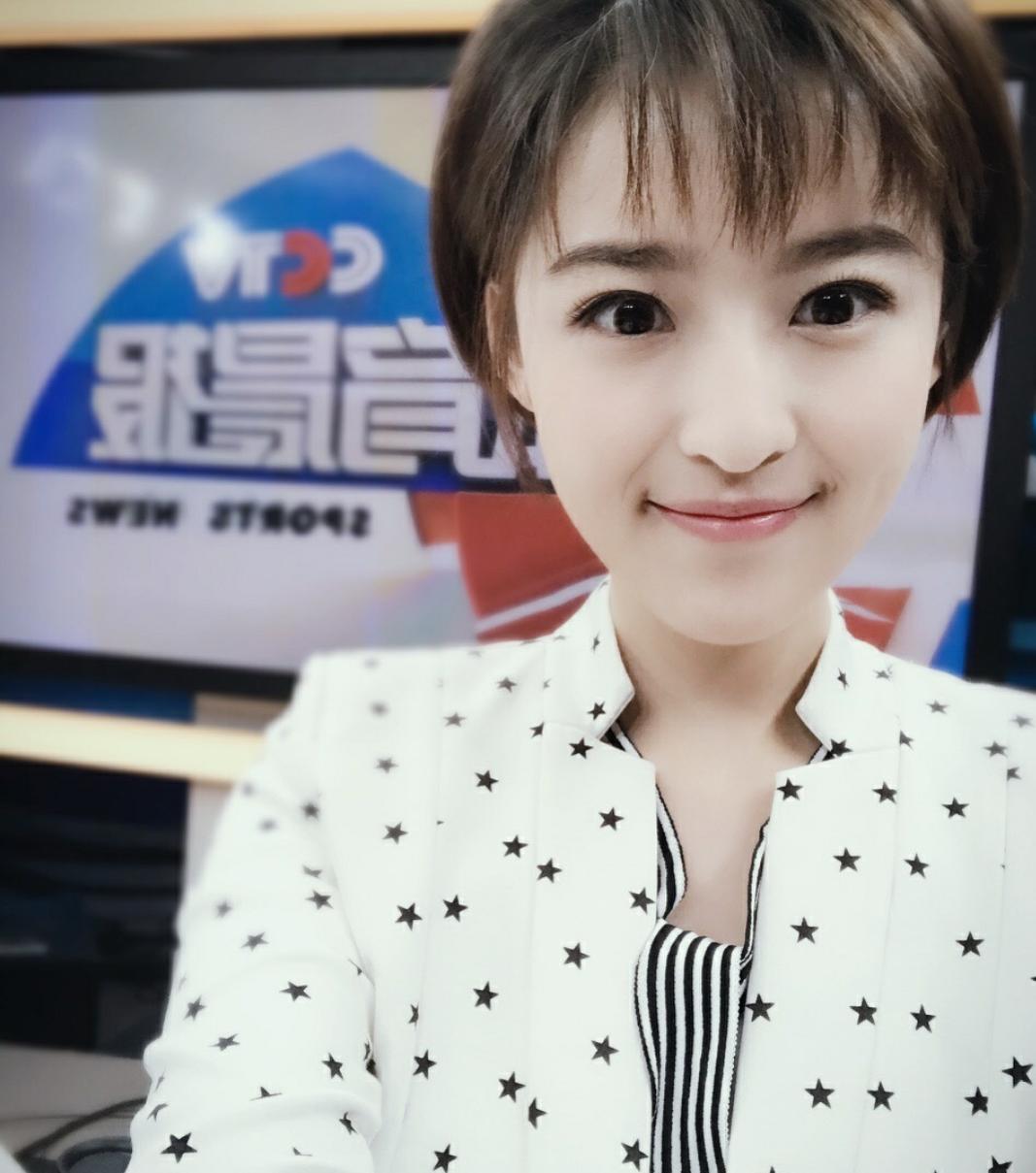 足球主持美女抖音,足球频道女主持人