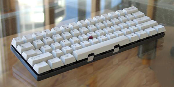 机械键盘焊接轴和插拔轴哪个好,入门级的机械键盘用什么轴比较好