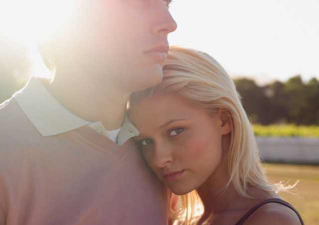 红颜蓝颜处久了，头顶就绿了，爱情就黄了